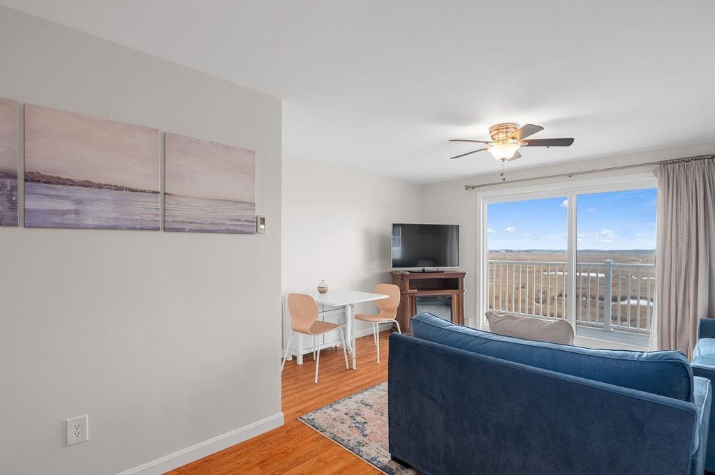 Image 20 of property listing at 611 Ocean Blvd Unit 3, Hampton, NH 03842