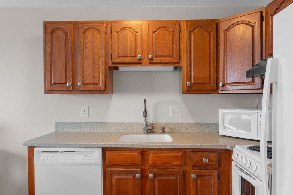 Image 21 of property listing at 611 Ocean Blvd Unit 3, Hampton, NH 03842