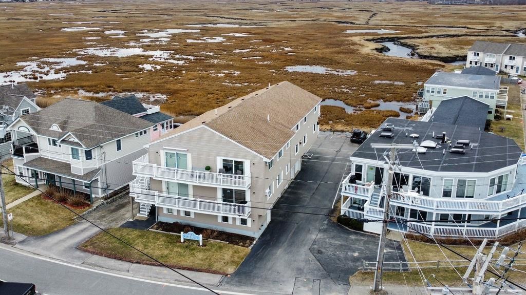 Image 9 of property listing at 611 Ocean Blvd Unit 3, Hampton, NH 03842