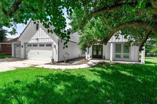 29 Westwood Drive W, Trinity, TX 75862