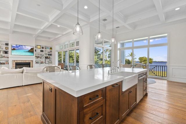 54 S Sewalls Point Road, Sewalls Point, FL 34996