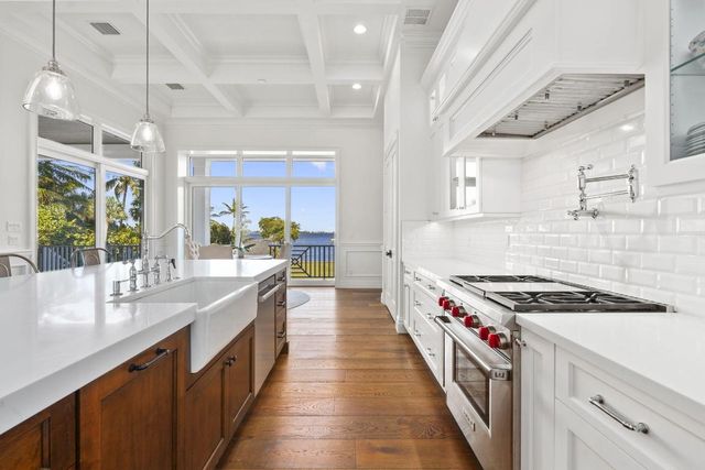 54 S Sewalls Point Road, Sewalls Point, FL 34996