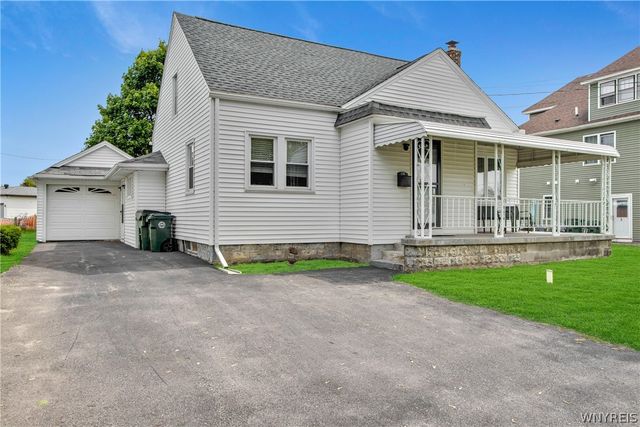 138 Burlington Avenue, Lancaster, NY 14043