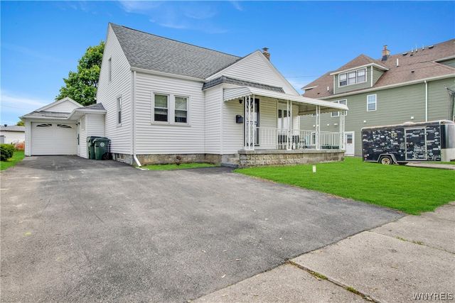 138 Burlington Avenue, Lancaster, NY 14043