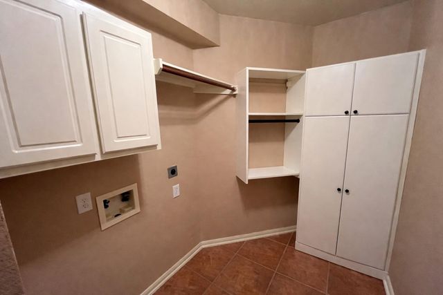 30 S Rambling Ridge Place, Conroe, TX 77385