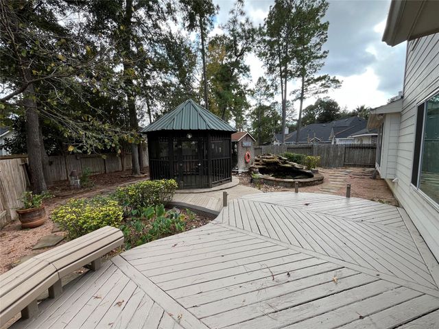 30 S Rambling Ridge Place, Conroe, TX 77385