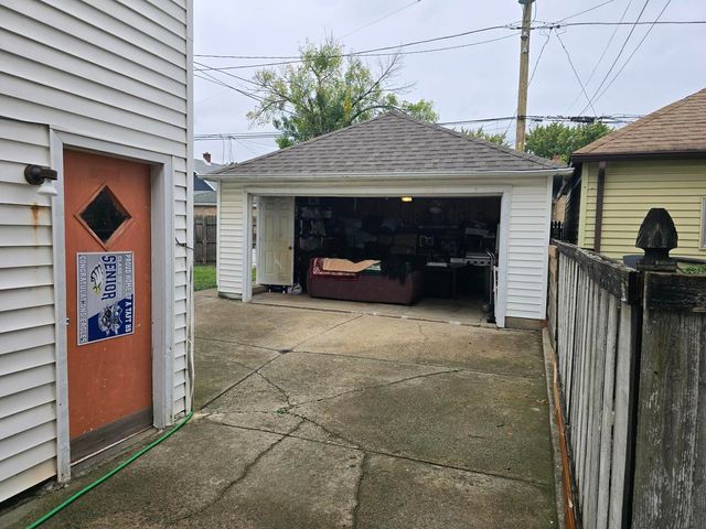 5738 W Windsor Avenue, Chicago, IL 60630