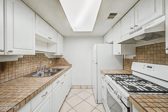 1622 E CAMPBELL Avenue J, Phoenix, AZ 85016