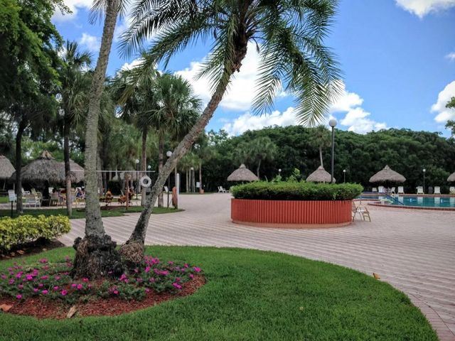 3110 Holiday Springs Boulevard 108, Margate, FL 33063