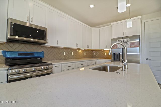 12360 BEN DOWELL Way, El Paso, TX 79934