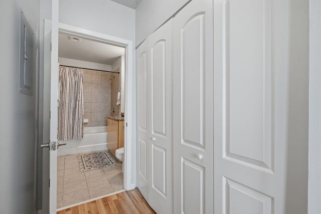 415 Church St Apt 2411, Nashville, TN 37219