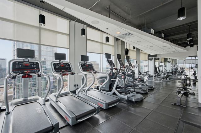 415 Church St Apt 2411, Nashville, TN 37219