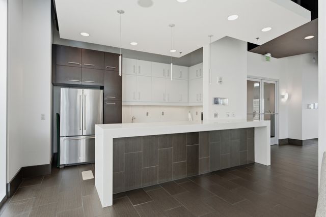 415 Church St Apt 2411, Nashville, TN 37219