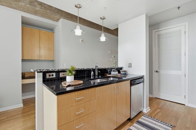 415 Church St Apt 2411, Nashville, TN 37219