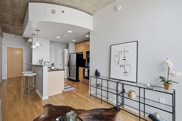 415 Church St Apt 2411, Nashville, TN 37219