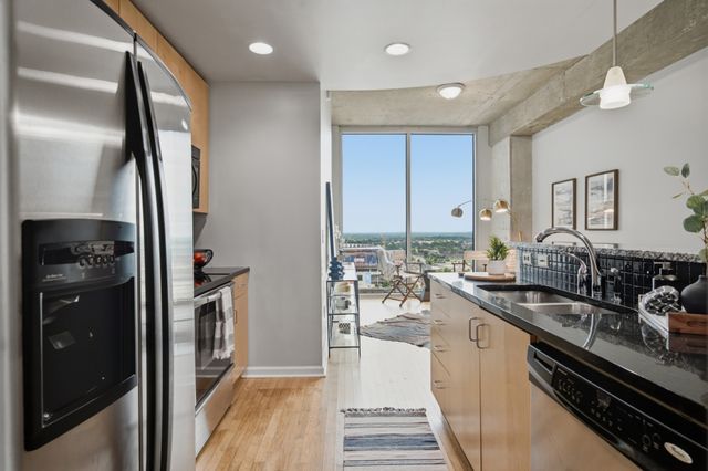 415 Church St Apt 2411, Nashville, TN 37219