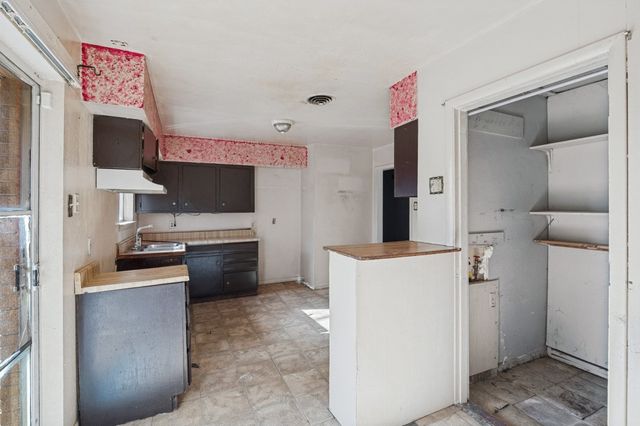 7642 Woodspan Drive, Dallas, TX 75232
