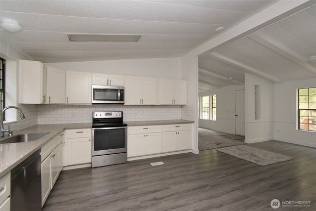 286 Canyon Estates Drive, Sequim, WA 98382