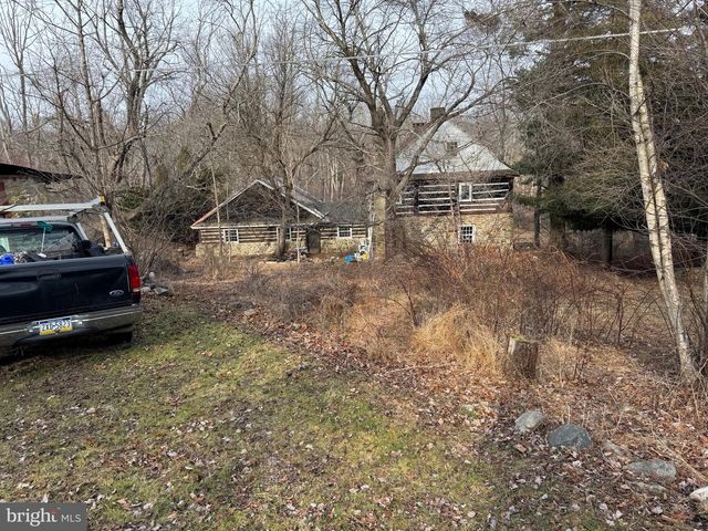 142 TOWNSHIP RD, Macungie, PA 18062