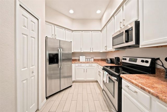 3050 PIRATES RETREAT COURT 408, Kissimmee, FL 34747