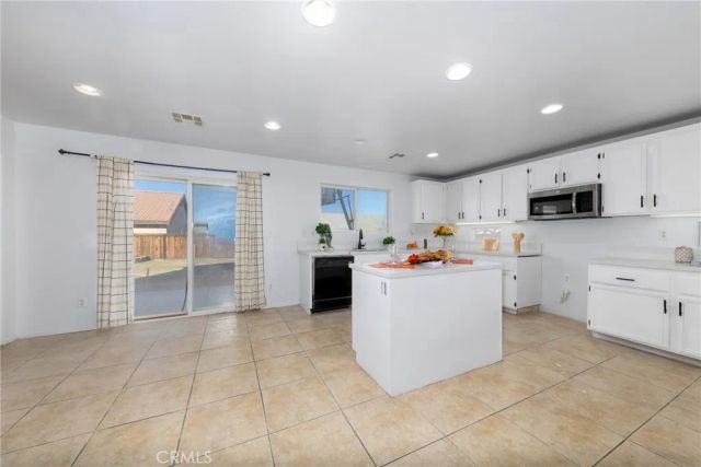 9868 Maple Court, Adelanto, CA 92301