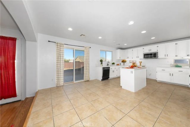 9868 Maple Court, Adelanto, CA 92301