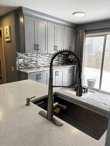 1906 Ozark Parkway, Algonquin, IL 60102