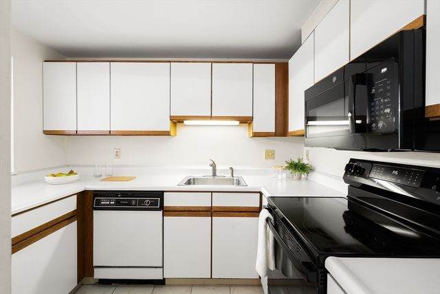 1 Watermill Place 516, Arlington, MA 02476