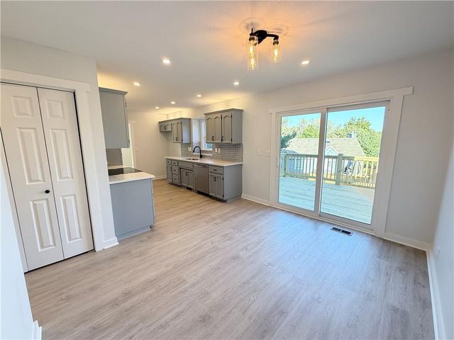 7115 N Corrington Avenue, Kansas City, MO 64119