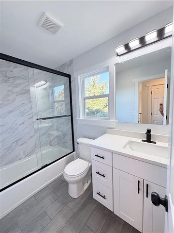 7115 N Corrington Avenue, Kansas City, MO 64119