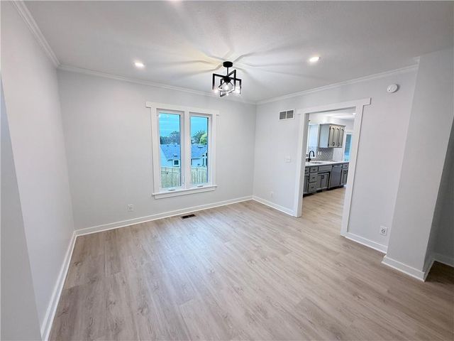 7115 N Corrington Avenue, Kansas City, MO 64119