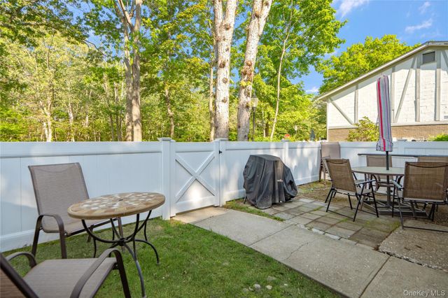 128 Birchwood Road, Medford, NY 11763