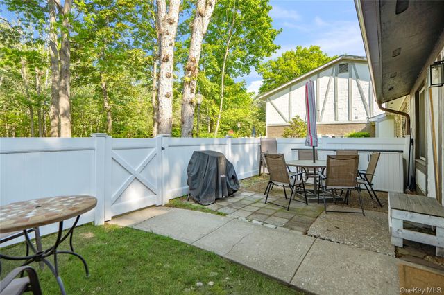 128 Birchwood Road, Medford, NY 11763
