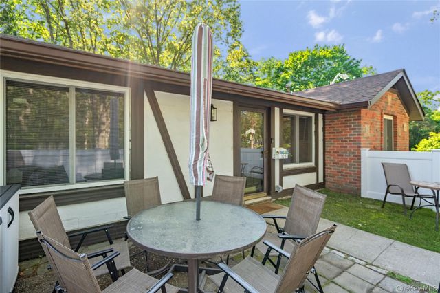 128 Birchwood Road, Medford, NY 11763