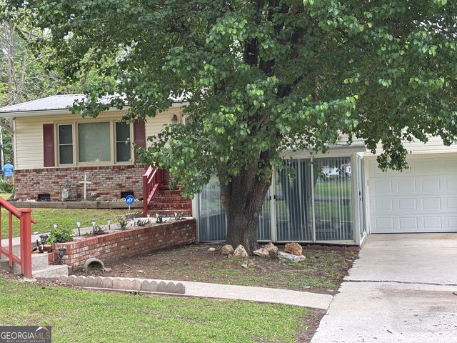 888 Oak Hill Drive, Trion, GA 30753