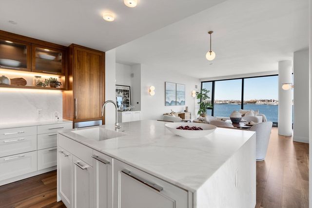 300 Pier 4 Blvd 6D, Boston, MA 02110