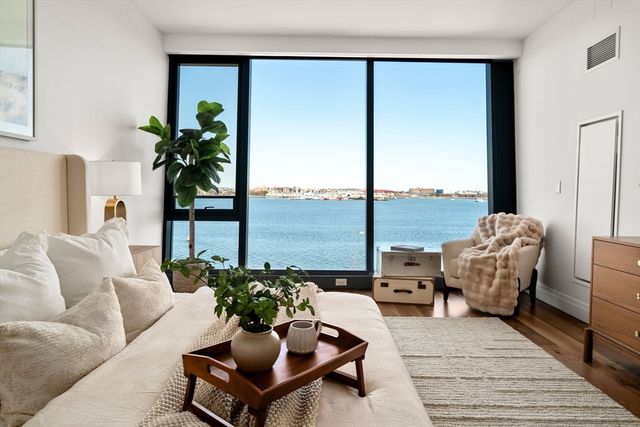 300 Pier 4 Blvd 6D, Boston, MA 02110