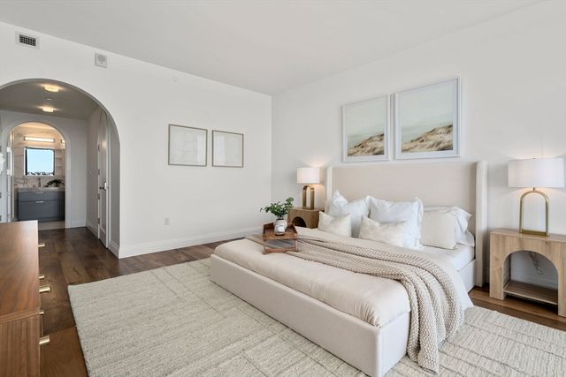 300 Pier 4 Blvd 6D, Boston, MA 02110