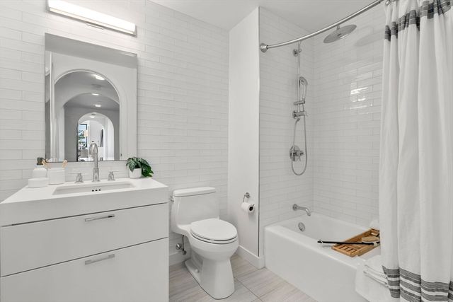 300 Pier 4 Blvd 6D, Boston, MA 02110