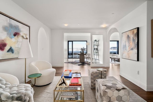 300 Pier 4 Blvd 6D, Boston, MA 02110