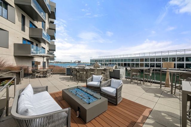 300 Pier 4 Blvd 6D, Boston, MA 02110