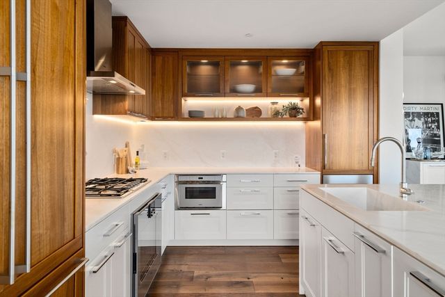 300 Pier 4 Blvd 6D, Boston, MA 02110