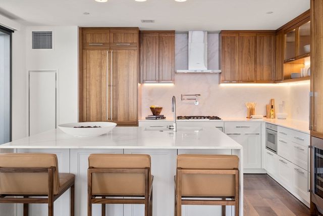 300 Pier 4 Blvd 6D, Boston, MA 02110