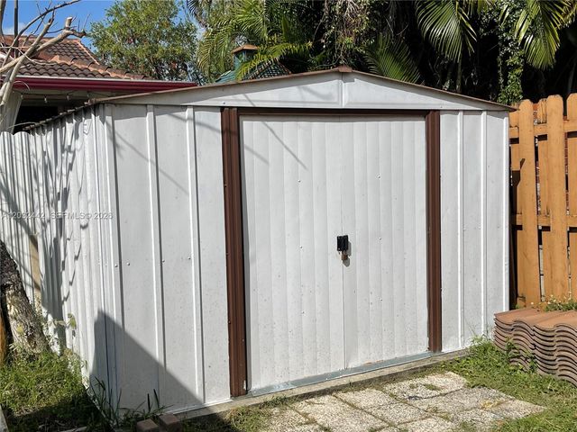 13355 NW 8th Ter, Miami, FL 33182