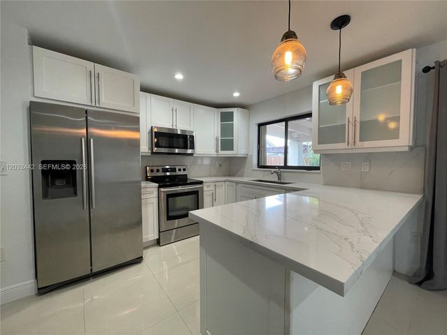 13355 NW 8th Ter, Miami, FL 33182