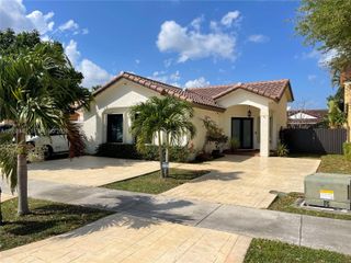 13355 NW 8th Ter, Miami, FL 33182