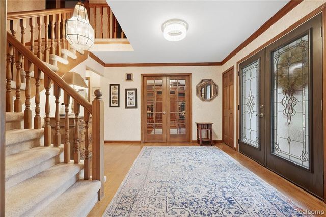 4735 Bentley Drive, Troy, MI 48098