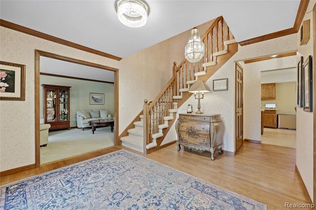 4735 Bentley Drive, Troy, MI 48098