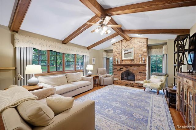 4735 Bentley Drive, Troy, MI 48098