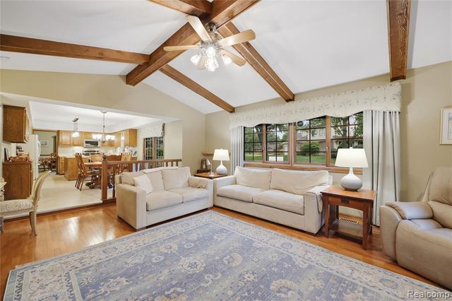 4735 Bentley Drive, Troy, MI 48098